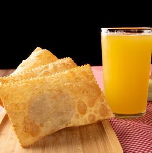 imagem do produto pastel + suco 300ml
