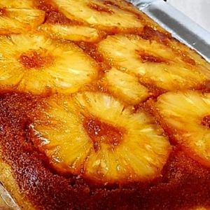 imagem do produto Bolo de abacaxi caramelizado.