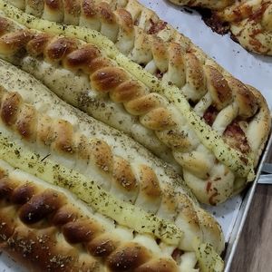 imagem do produto Trança salgada recheada 