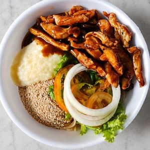 imagem do produto Isca de frango ao molho madeira  