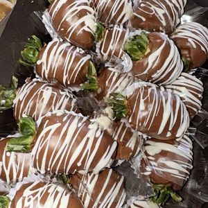 imagem do produto Bombom recheados com morango 🍓