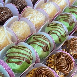 imagem do produto Centro com 50 Brigadeiros gourmet 