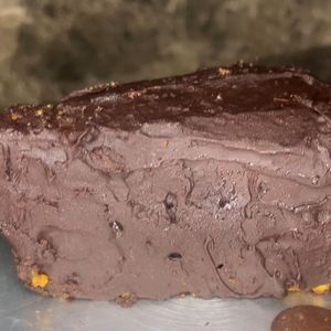 imagem do produto BOLO DE CENOURA COM RECHEIO E CASQUINHA DE CHOCOLATE