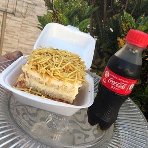 imagem do produto Torta De Pão De Forma ( Pedaço ) (nao acompanha refrigerante)