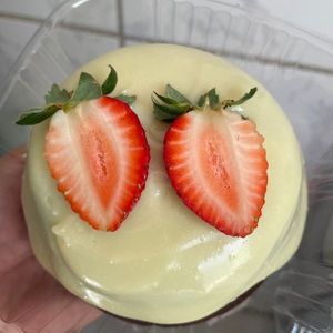 imagem do produto Mini vulcao Ninho com morangos