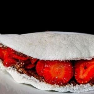 imagem do produto TAPIOCA DE NUTELLA COM MORANGO 