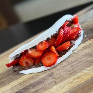 imagem do produto TAPIOCA DE NUTELLA COM MORANGO 