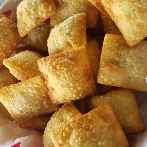 imagem do produto MINI PASTEL - CARNE DE SOL COM REQUEIJÃO CREMOSO