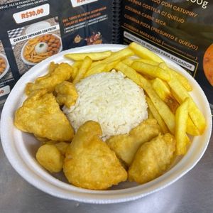 imagem do produto Gorjão de Peixe Empanado, Batata Frita e Arroz