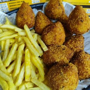 imagem do produto 10un. Total - 1kg Coxinha sem Massa com Queijo 100g cada e Batata Frita