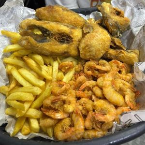imagem do produto 500g Tilápia em postas empanada com 300g de Camarão e 500g Batata Frita