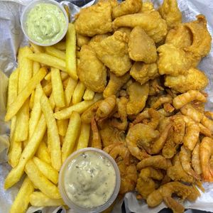 imagem do produto 700g Gorjão de Peixe e 300g Camarão e Fritas