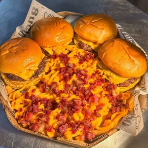 imagem do produto 4 Small Burguer +Fritas c/ Cheddar e Muito Bacon 