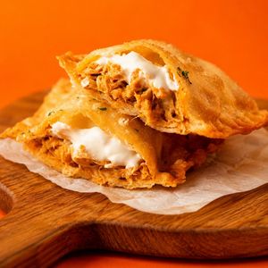 imagem do produto PASTEL FRANGO C/ CREME CHEESE