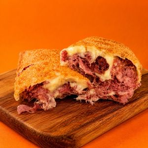 imagem do produto PASTEL CHARQUE C/ QUEIJO COALHO E MEL