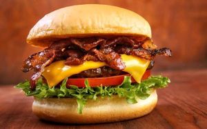 imagem do produto X-Bacon - Burguer (Pão, Carne 120gr, Bacon, Queijo e Molho)