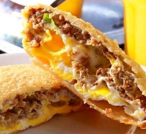 imagem do produto Pastel Grande de Carne e Ovo