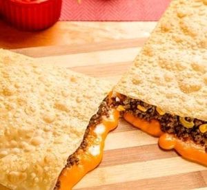 imagem do produto Pastel Grande de Carne e Cheddar