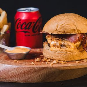 imagem do produto Cheddar crispy + batata e bebida