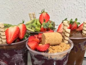 imagem do produto 4 Açaí Demorais 440ml + 4 Complementos Grátis + Água sem Gás Valle Vita 500ml