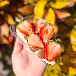 imagem do produto Fatia de Brownie Ninho nutella e morango