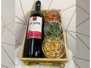 imagem do produto Caixa Vinho E Petiscos