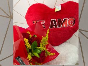 imagem do produto Buquê 3 rosas vermelhas + Pelúcia coração G