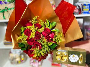 imagem do produto Buquê com 12 Rosas Vermelhas+ Ferrero Rocher 8 un