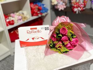 imagem do produto Buquê de 6 Rosas Pink + Raffaello