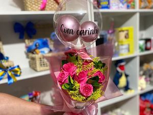 imagem do produto Buquê de 6 Rosas Pink + Balão bubble Personalizadoe