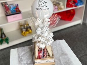 imagem do produto Caixinha com chocolates + Balão Personalizado