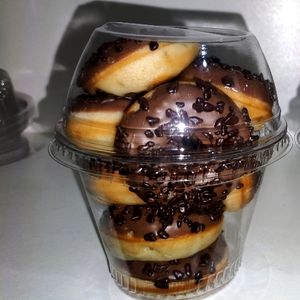imagem do produto 8 Mine Donuts no copo bolha 
