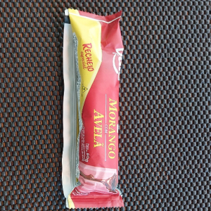 imagem do produto PICOLÉ RECHEIO MORANGO COM AVELÃ 80g