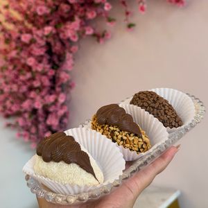 imagem do produto Coxinha de morango - ferrero rocher