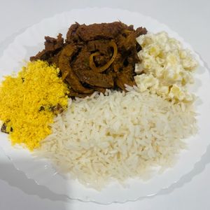 imagem do produto  Isca de carne com Arroz, Batatonese e farofa