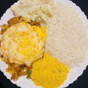 imagem do produto ISCA DE CARNE COM OVO, ARROZ, BATATONESE E FAROFA