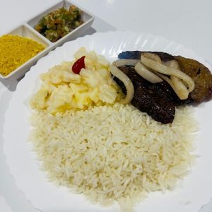 imagem do produto Picanha com batatonese, arroz, farofa e vinagrete