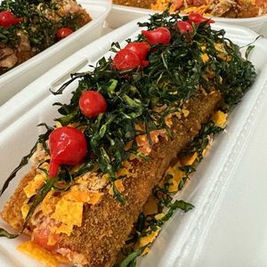 imagem do produto Big Hot com Salmão Crú + DE 3 À 5 INGREDIENTES (NÃO REPETIMOS OS INGREDIENTES)