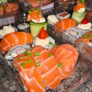 imagem do produto Box Sushi a Pronta entrega - 10 unidades (exatamente como na foto)