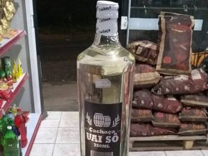 imagem do produto Cachaça Uai Sô Dourada 1l