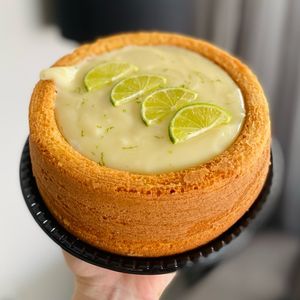 imagem do produto Bolo Piscininha de Creme de Limão