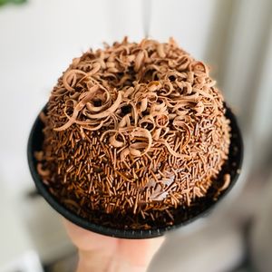 imagem do produto • BOLO RECHEADO  “CENOURA COM CHOCOLATE”