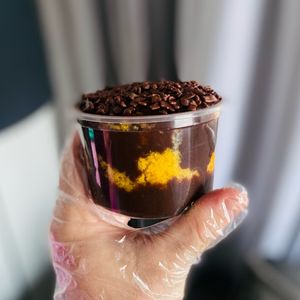 imagem do produto • POTE “M” CENOURA COM CHOCOLATE. 