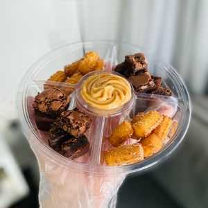 imagem do produto • FUNDI BROWNIE COM CHURROS