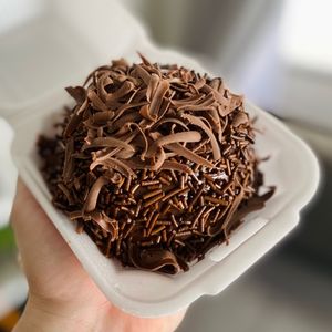 imagem do produto • MINI VULCÃO “CENOURA COM CHOCOLATE”