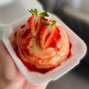 imagem do produto • MINI BOLO VULCÃO “RED VELVET“