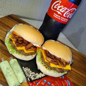 imagem do produto Super promoção🍔 2 Burger salada bacon + Coca 1,5L