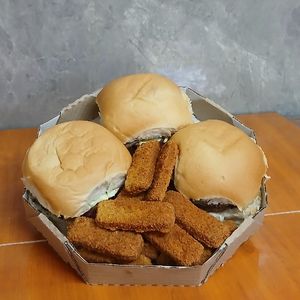 imagem do produto Combo Caixa 5: 3 Burger Bacon + Porção de Nuggts 