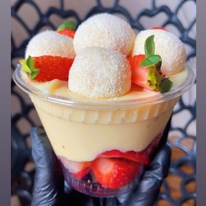 imagem do produto Brigadeiro de Colher de Ninho com Morango 