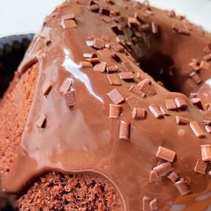 imagem do produto Bolo De Chocolate com Calda de Chocolate